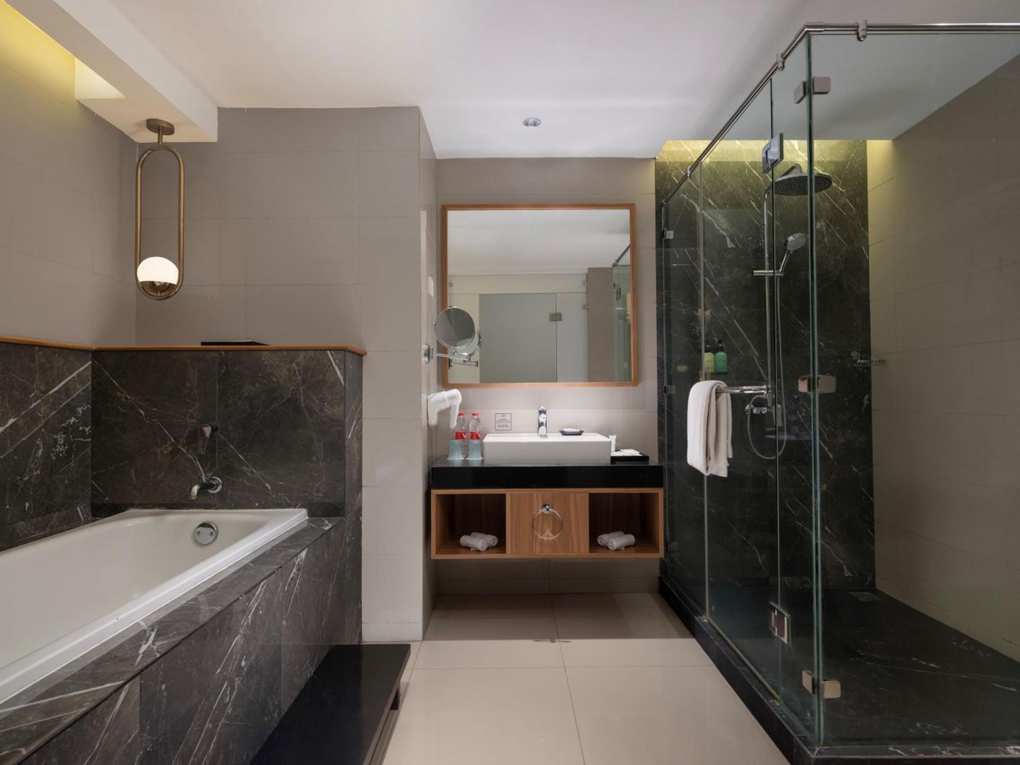 Santika Premiere Bintaro Hotel Serpong Exterior photo