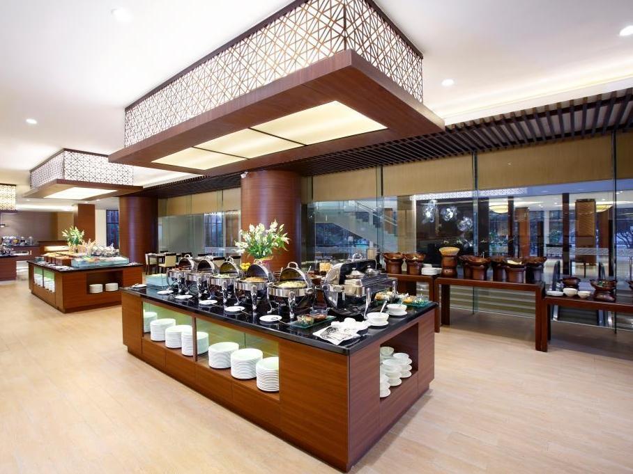 Santika Premiere Bintaro Hotel Serpong Exterior photo